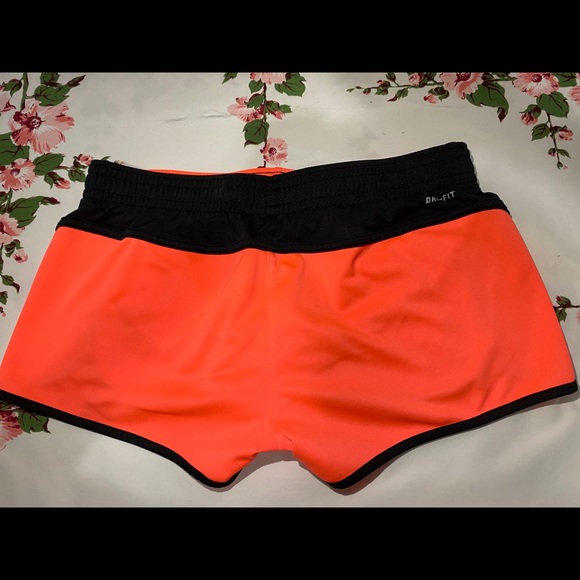 NIKE Dri-Fit Athletic Shorts - Picture 7 of 7